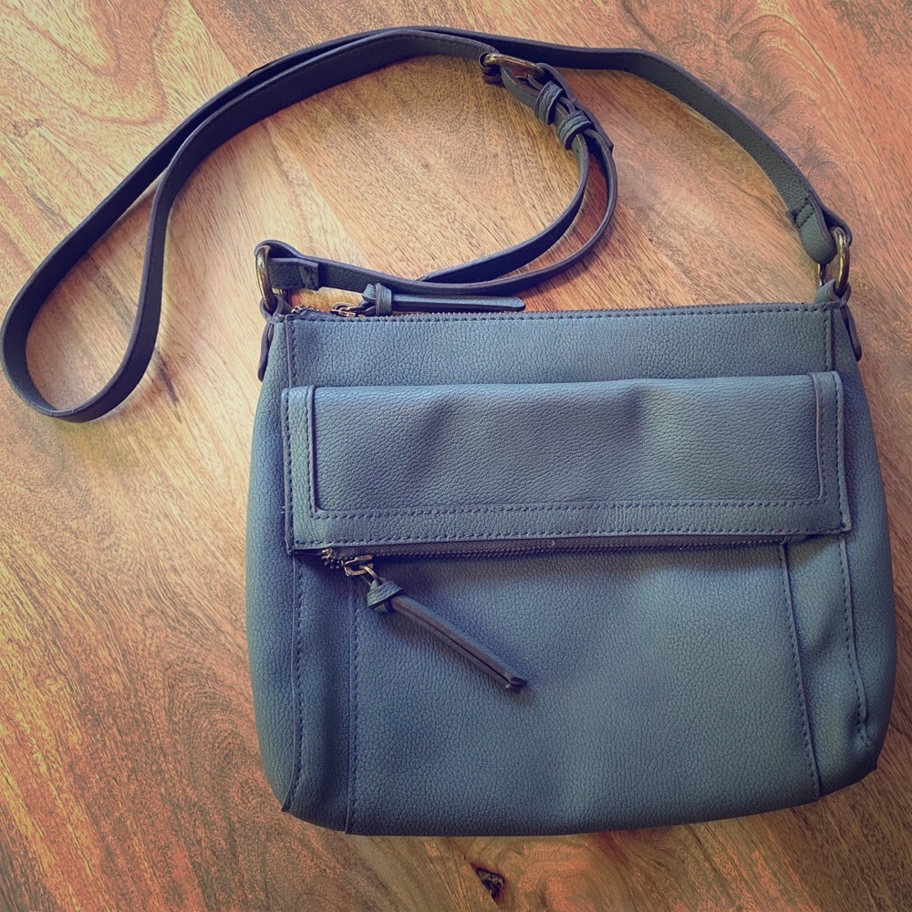 ✨2/$20✨ Grey Simple Shoulder Bag